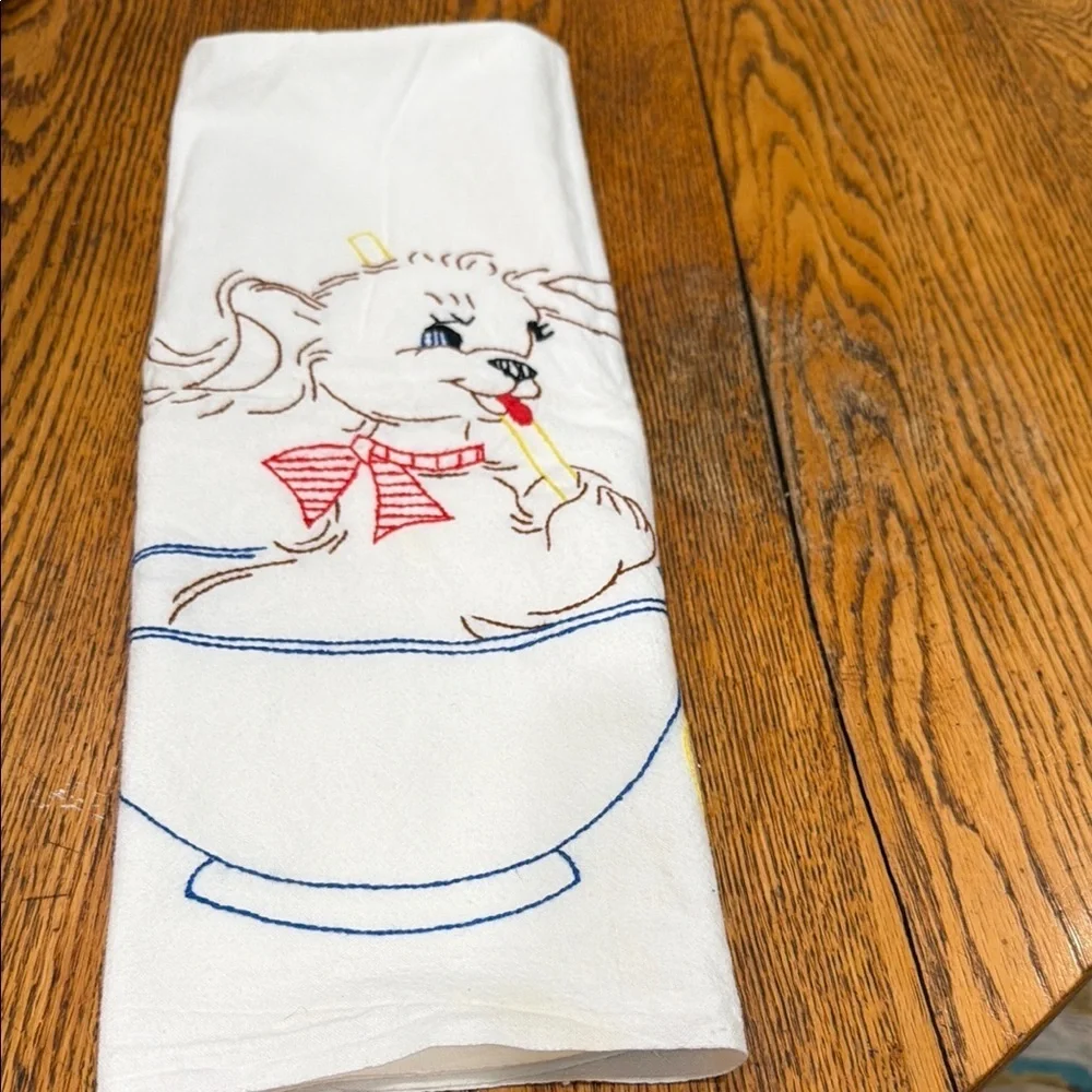 Vintage Embroidered White Flour Sack Cloth Towels.. Puppy Baking/kitchen Design